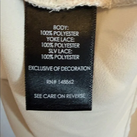 Torrid Cream Georgette Lace Mix Sleeve Top Sz 3X - Picture 7 of 7